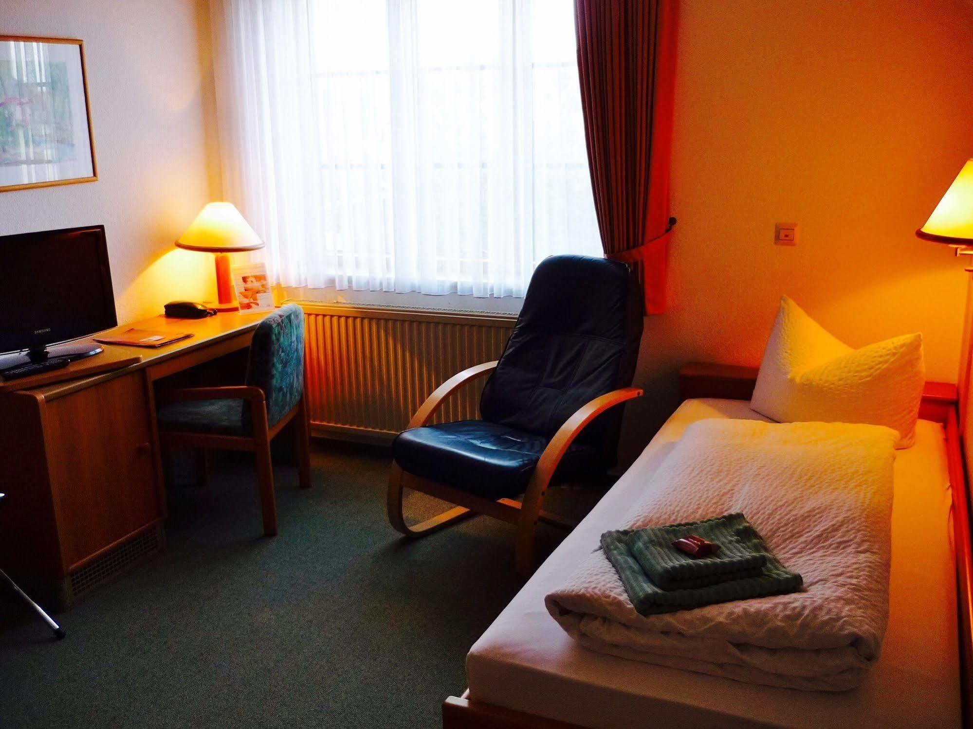 שטראלסונד Hotel An Den Bleichen מראה חיצוני תמונה