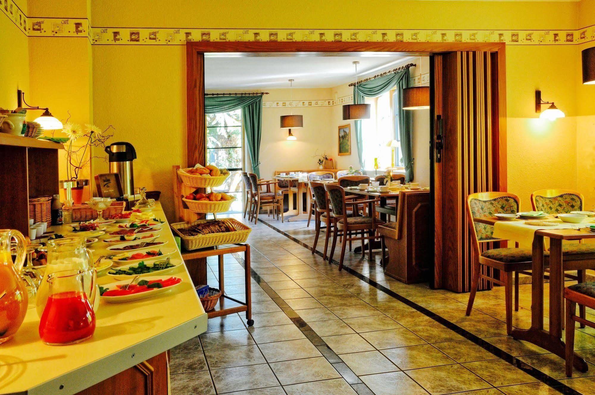 שטראלסונד Hotel An Den Bleichen מראה חיצוני תמונה
