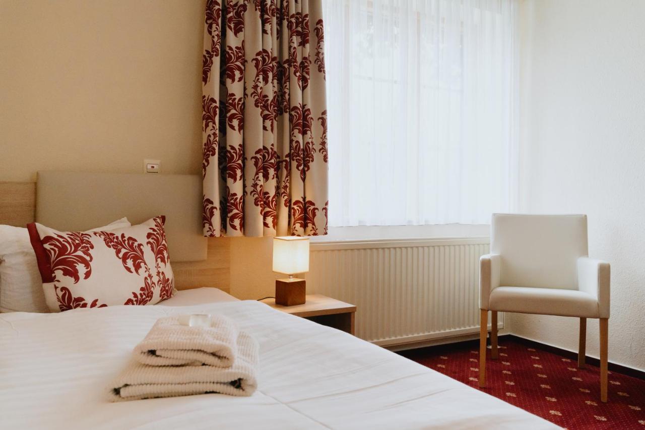 שטראלסונד Hotel An Den Bleichen מראה חיצוני תמונה